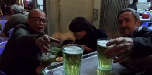 Bia hơi bình dân Hà Nội lên sóng kênh truyền hình CNN